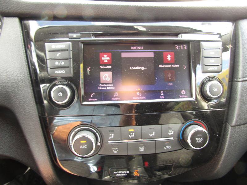 Used 2018 Nissan Rogue S image 26