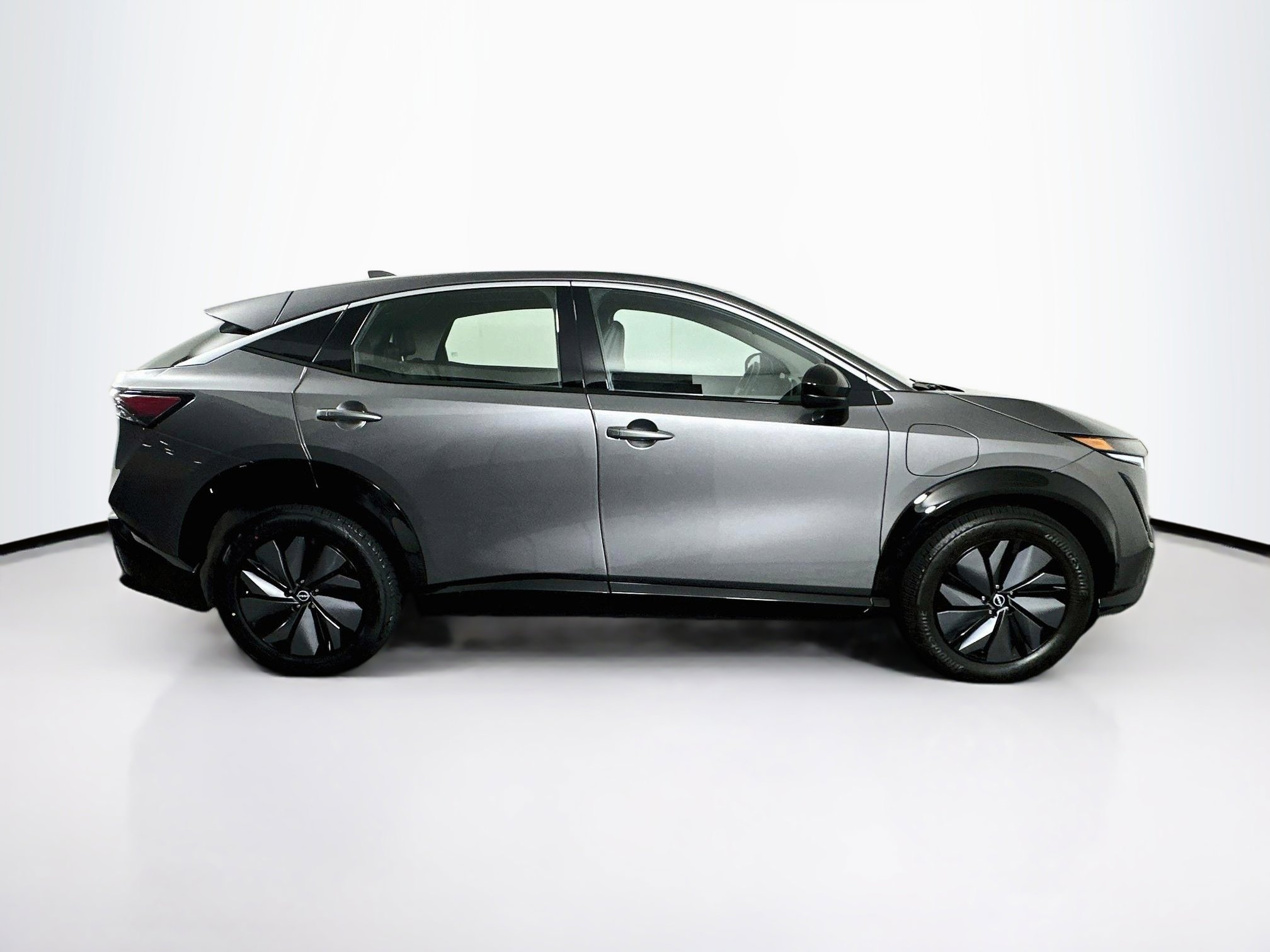 Used 2023 Nissan Ariya FWD image 10