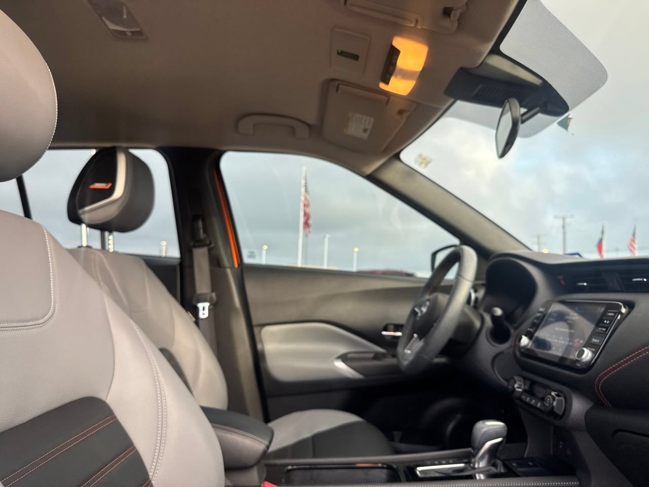 Used 2023 Nissan Kicks SR w/ SR Premium Package FWD image 24