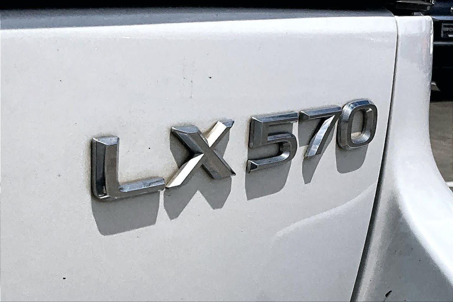 Used 2014 Lexus LX 570 4WD image 28