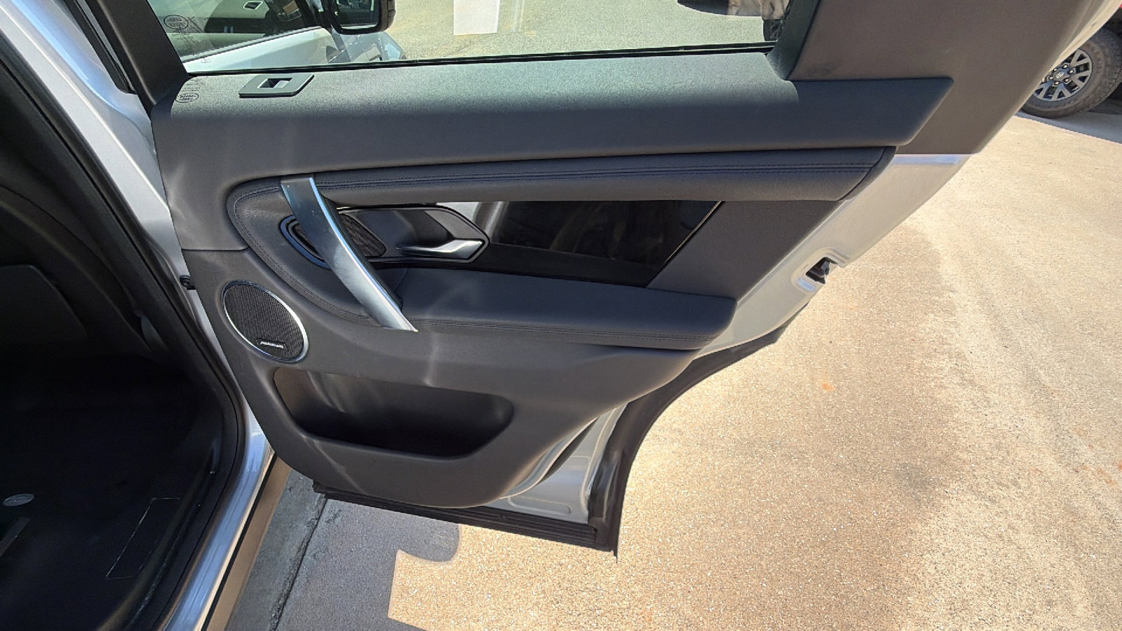 Used 2020 Land Rover Discovery Sport S image 20