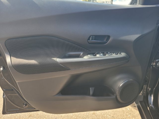 Certified 2025 Nissan Kicks Play S FWD image 18