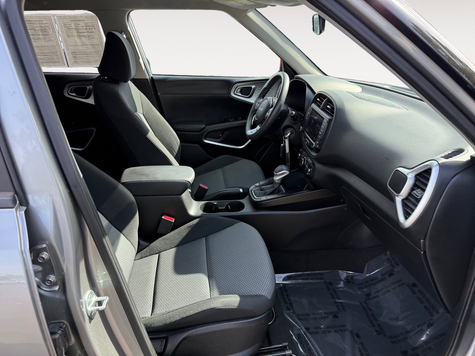 Used 2023 Kia Soul LX w/ LX Technology Package image 19