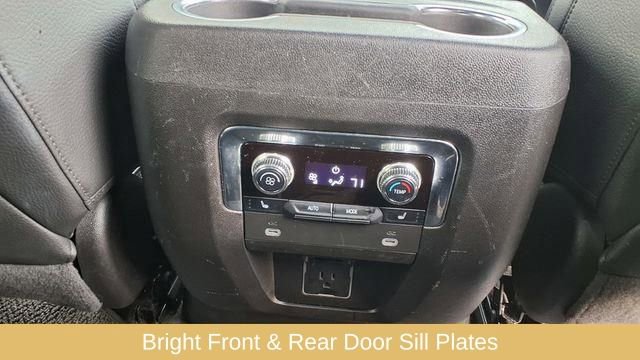 Used 2024 GMC Yukon XL Denali image 24