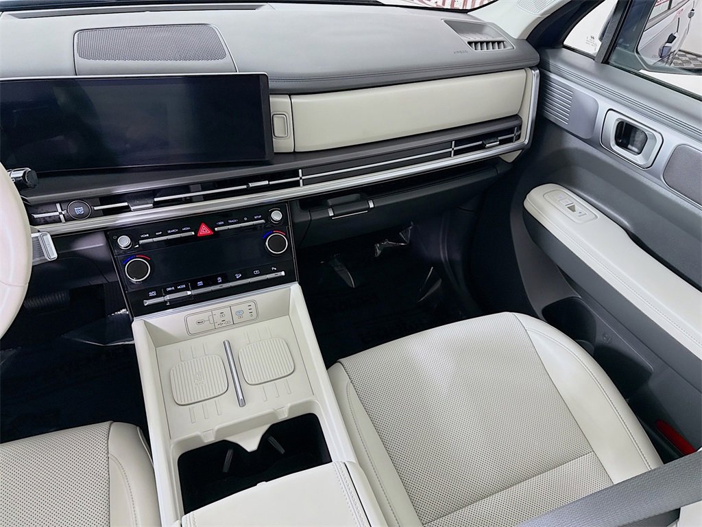 Used 2025 Hyundai Santa Fe SEL w/ Tow & Go Package image 24