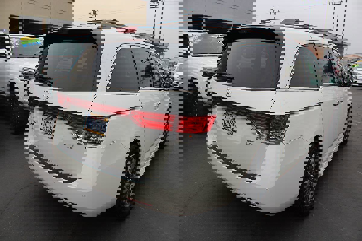 Used 2015 Honda Odyssey Touring Elite image 7