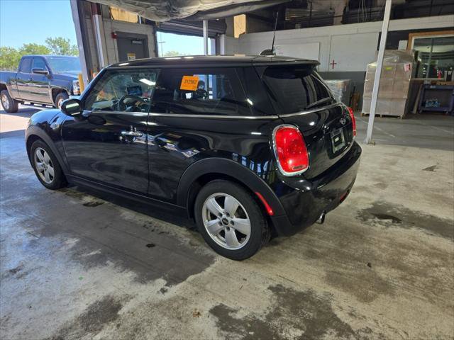 Used 2016 MINI Cooper 2-Door Hardtop FWD image 8