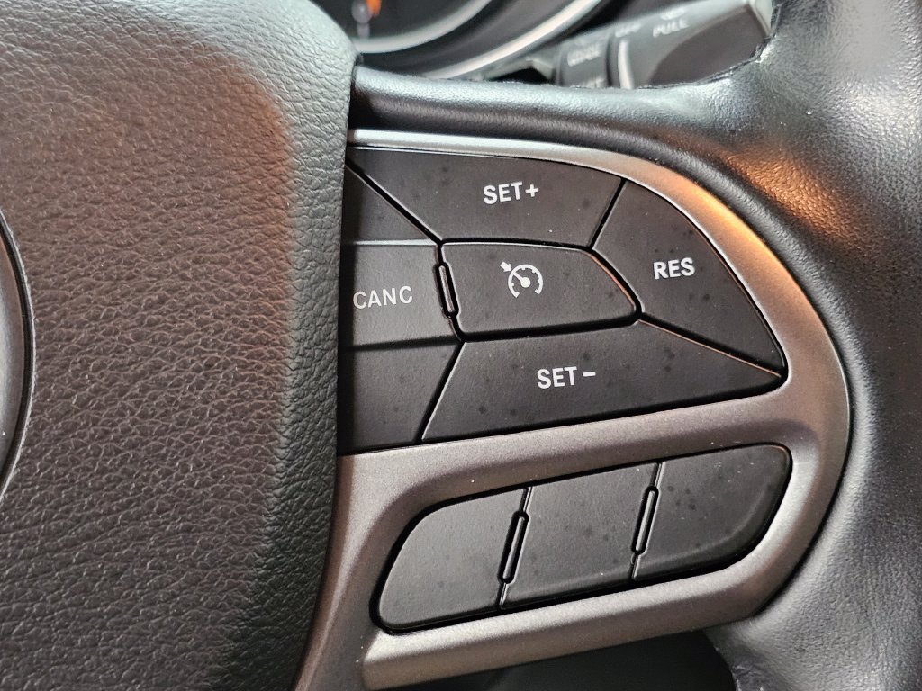 Used 2020 Jeep Cherokee Limited AWD/4WD image 35