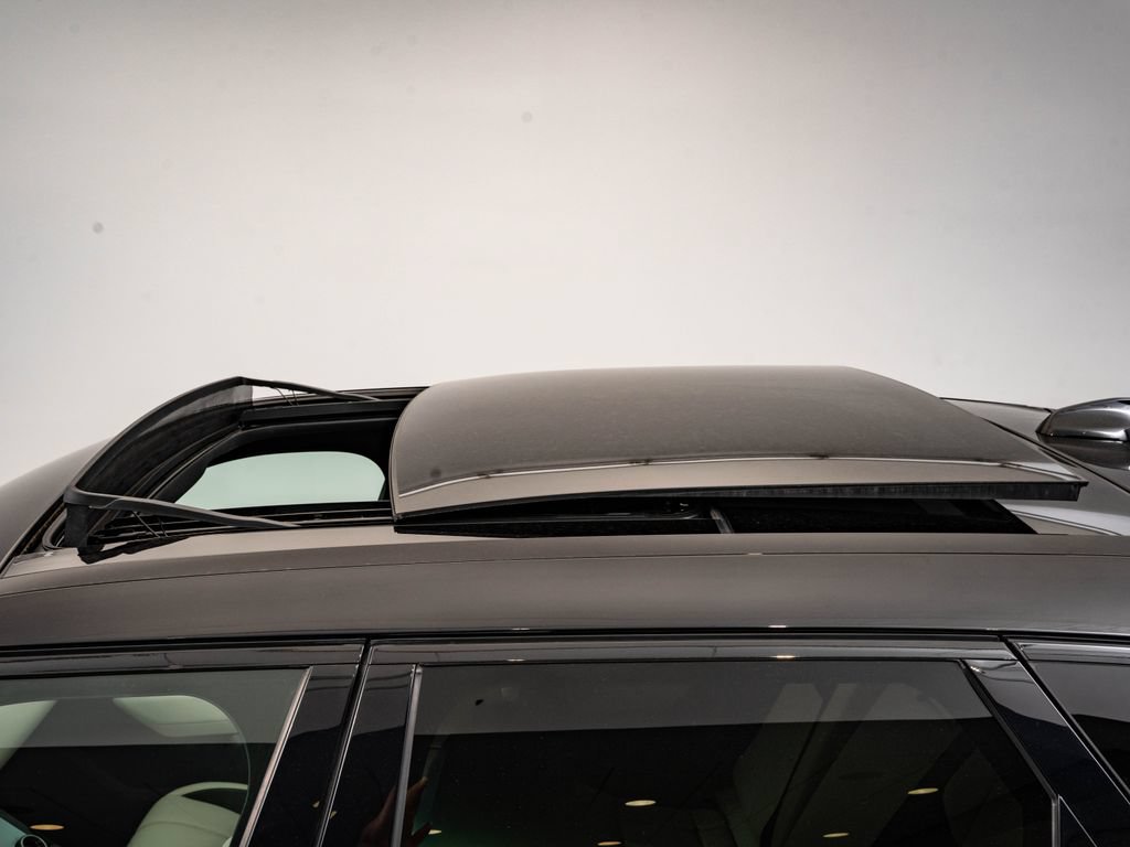Used 2023 Land Rover Range Rover Velar R-Dynamic S AWD/4WD image 14