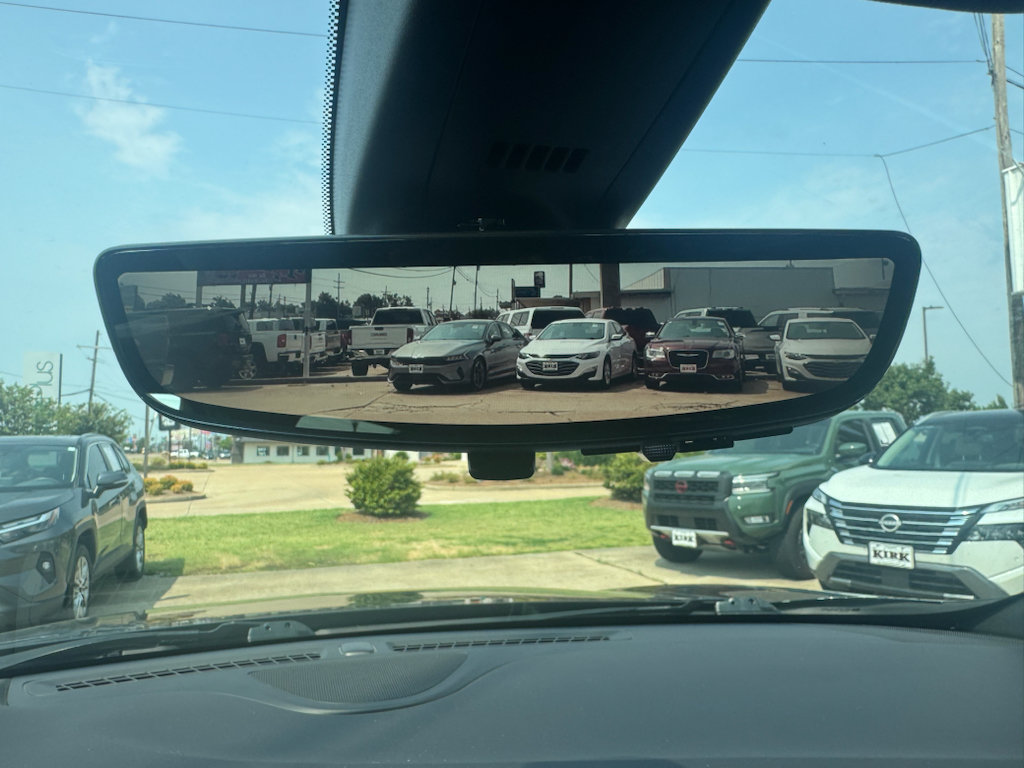 Used 2022 Buick Enclave Avenir w/ Avenir Technology Package FWD image 33