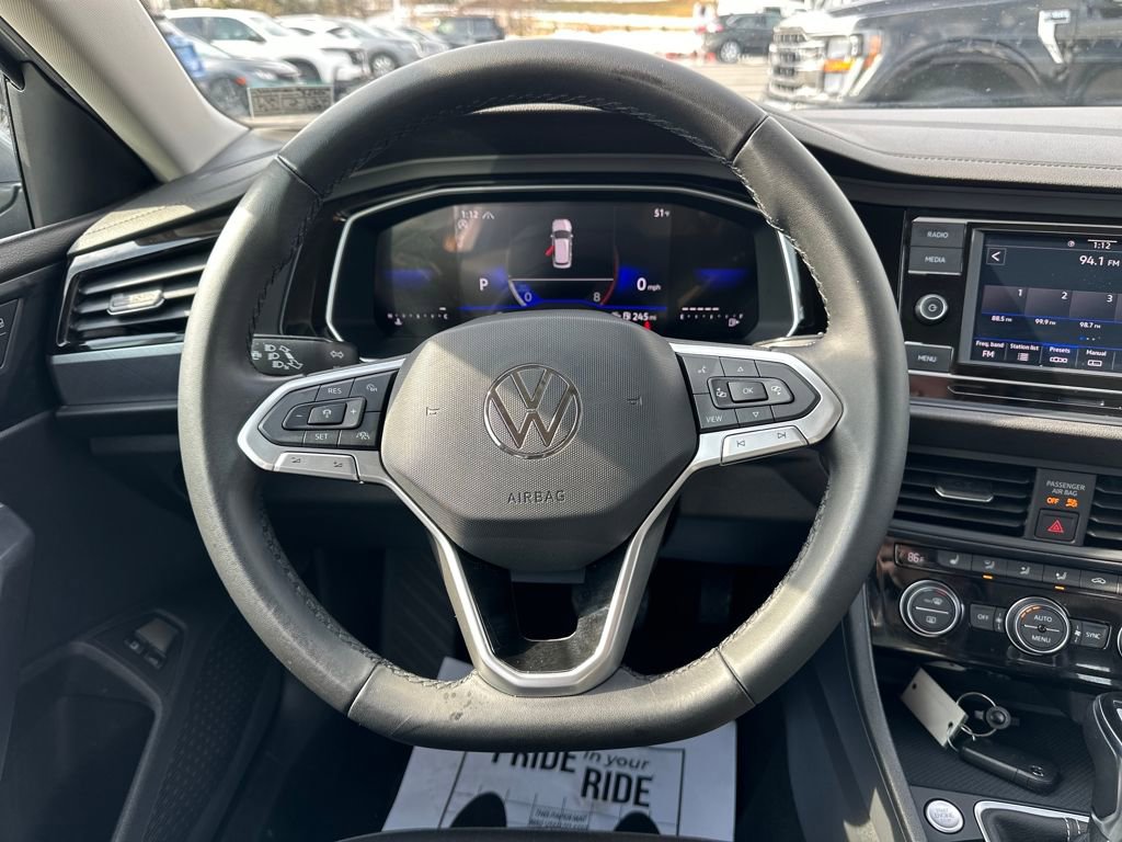 Used 2024 Volkswagen Jetta SE image 18