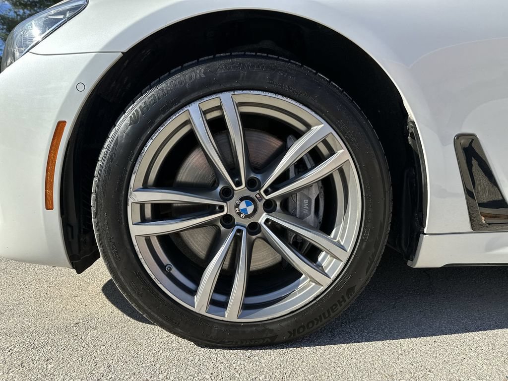Used 2016 BMW 750i xDrive AWD/4WD image 30
