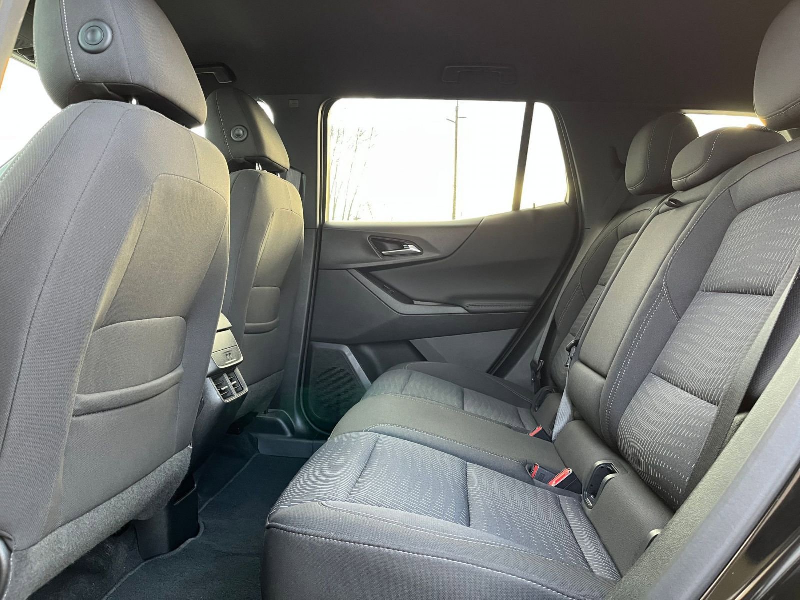 Used 2025 Chevrolet Equinox LT image 24