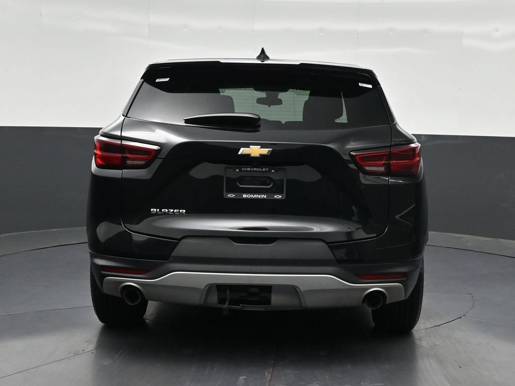 Used 2023 Chevrolet Blazer LT FWD image 4