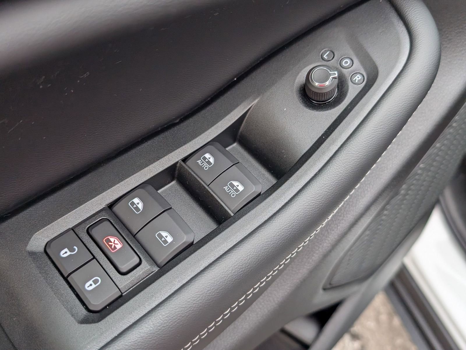 New 2025 Jeep Grand Cherokee L Limited image 7