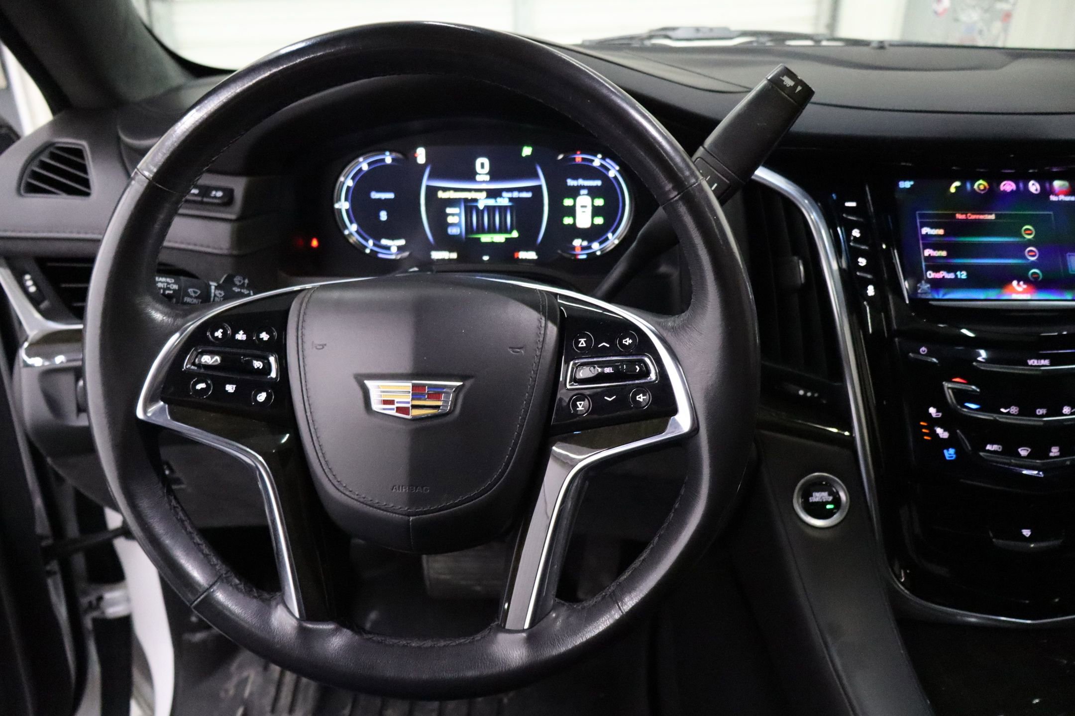 Used 2020 Cadillac Escalade Platinum image 21