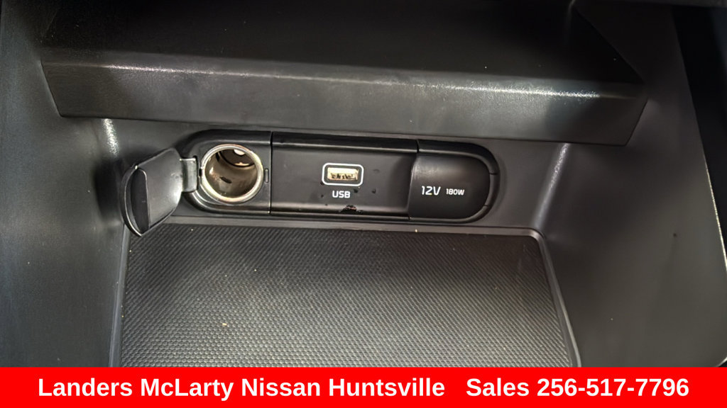 Used 2025 Kia Soul LX FWD image 32