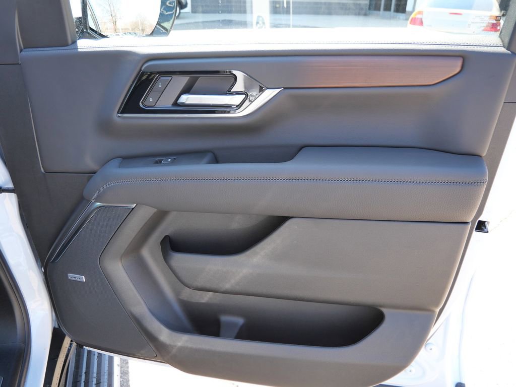 New 2026 GMC Yukon XL Denali w/ Denali Reserve Package image 22