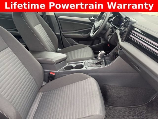 Used 2025 Volkswagen Jetta S image 14