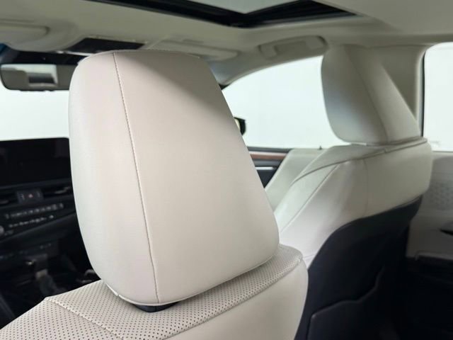 Used 2025 Lexus ES 300h w/ Premium Package image 25