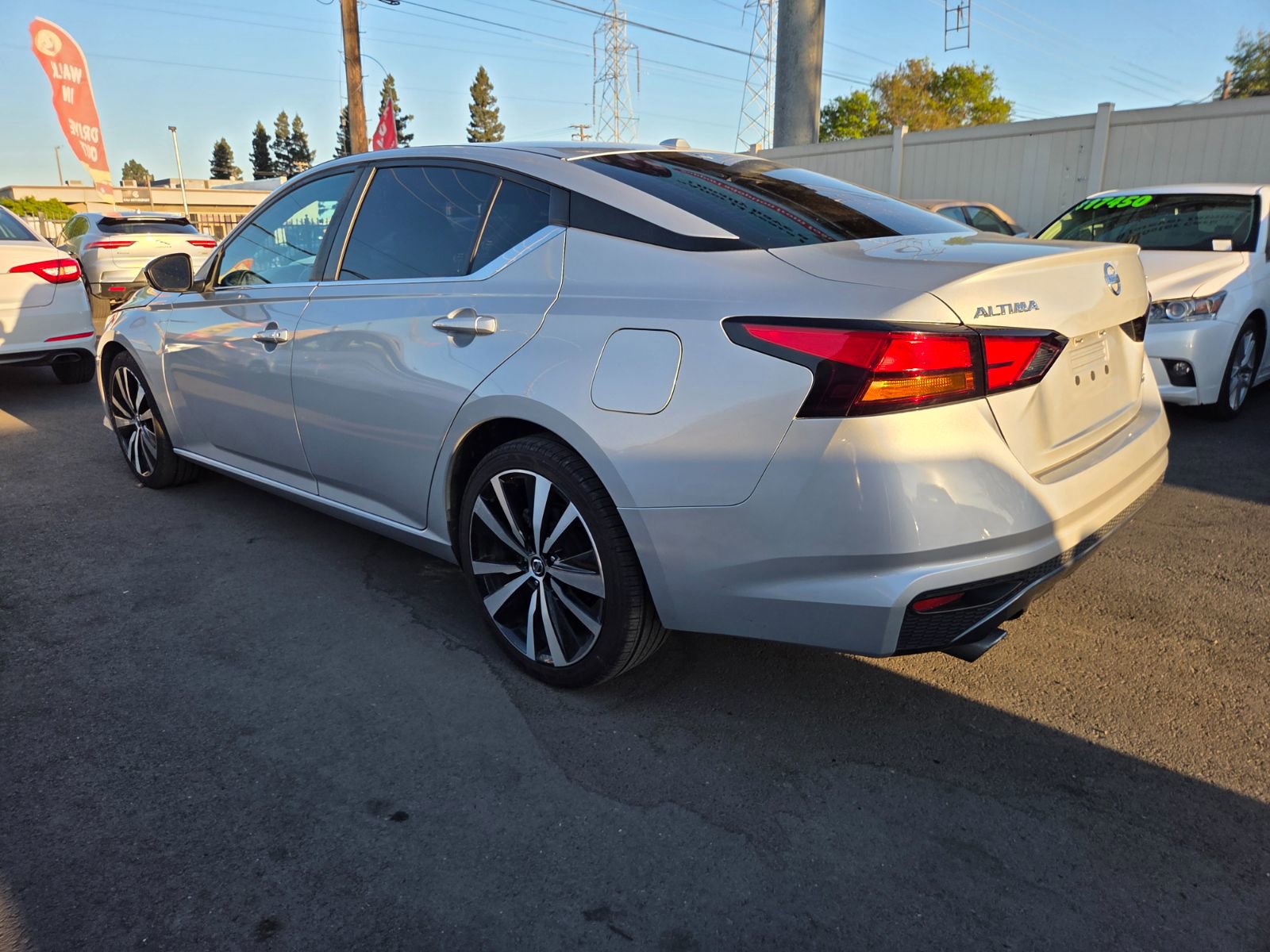Used 2019 Nissan Altima 2.5 SR w/ SR Premium Package image 2