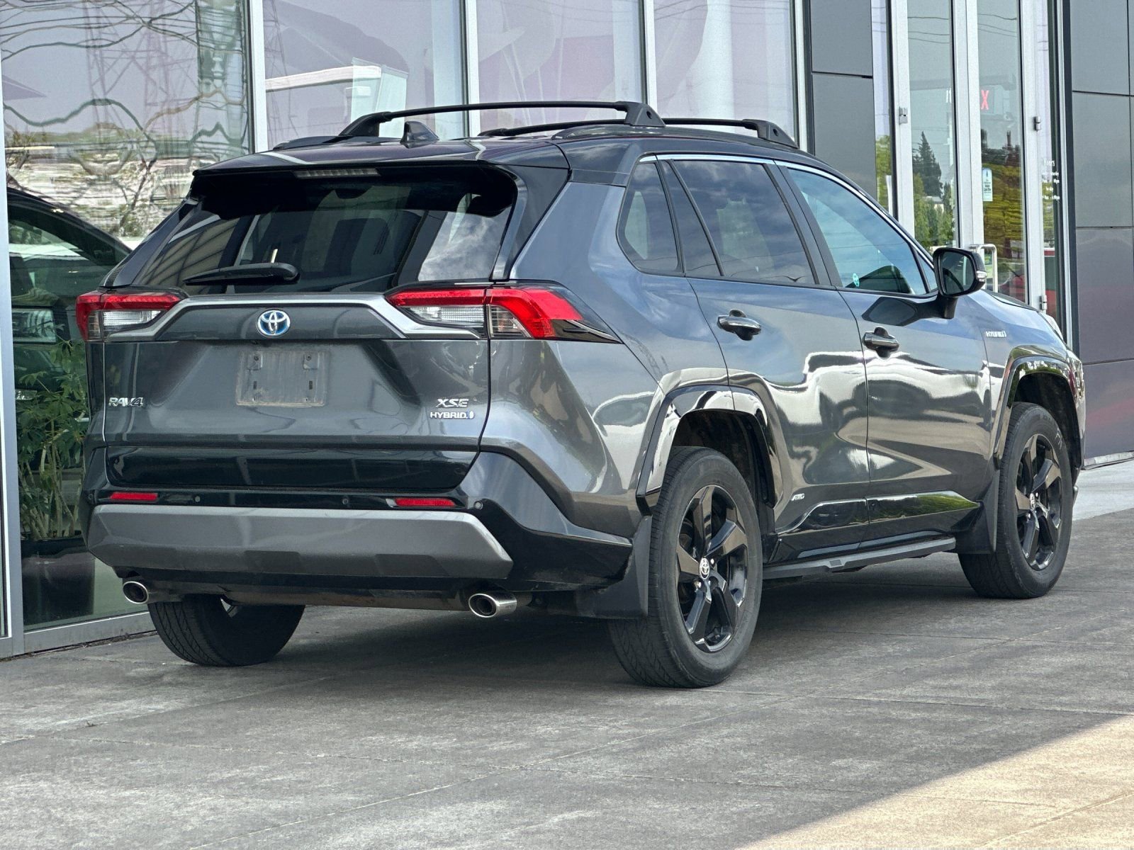 Used 2021 Toyota RAV4 XSE AWD/4WD image 3