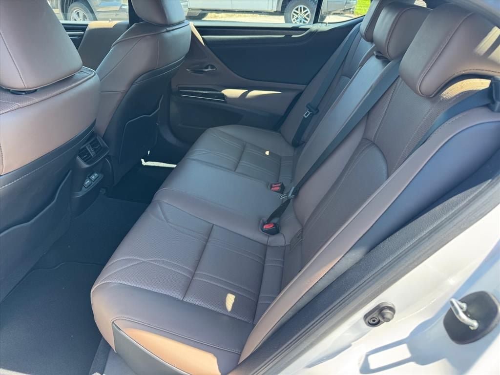 Used 2024 Lexus ES 350 w/ Technology Package FWD image 10