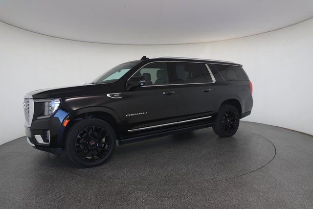 Used 2022 GMC Yukon XL Denali image 3