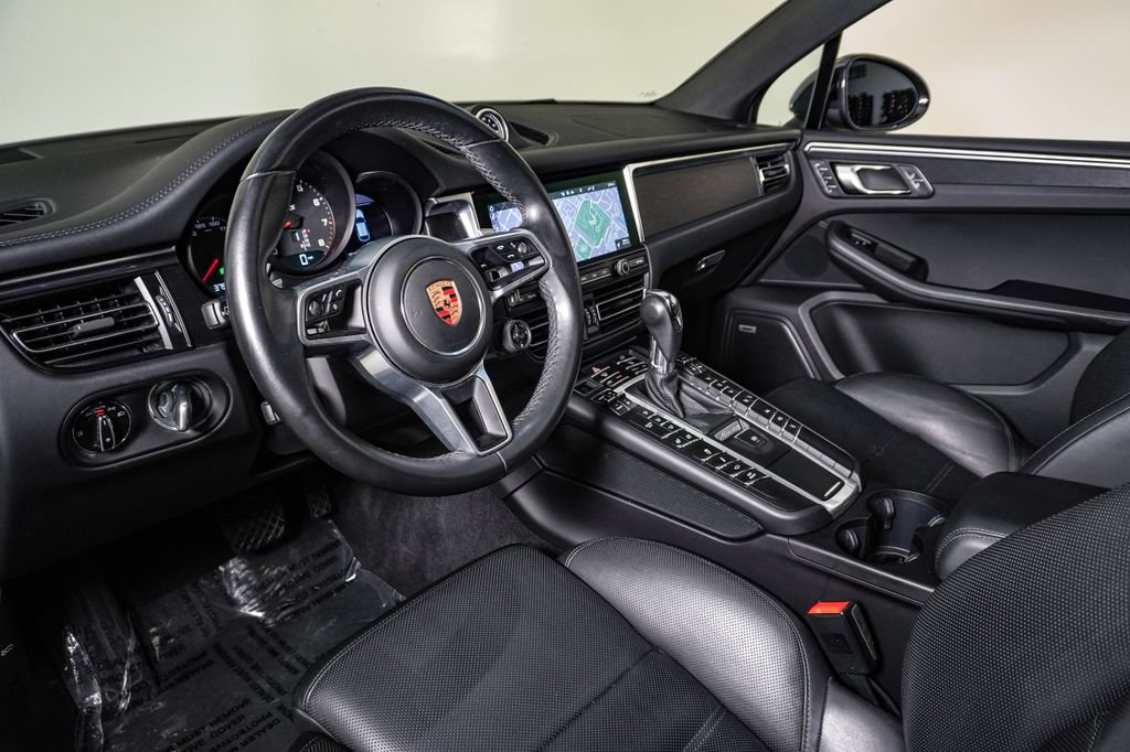 Certified 2020 Porsche Macan GTS AWD/4WD image 4