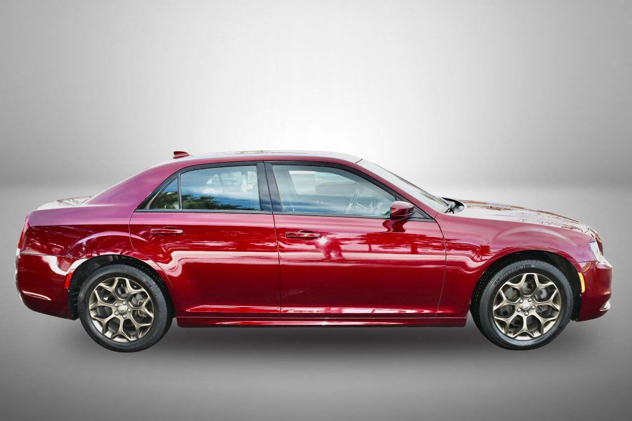 Used 2018 Chrysler 300 S w/ 300S Alloy Package image 8