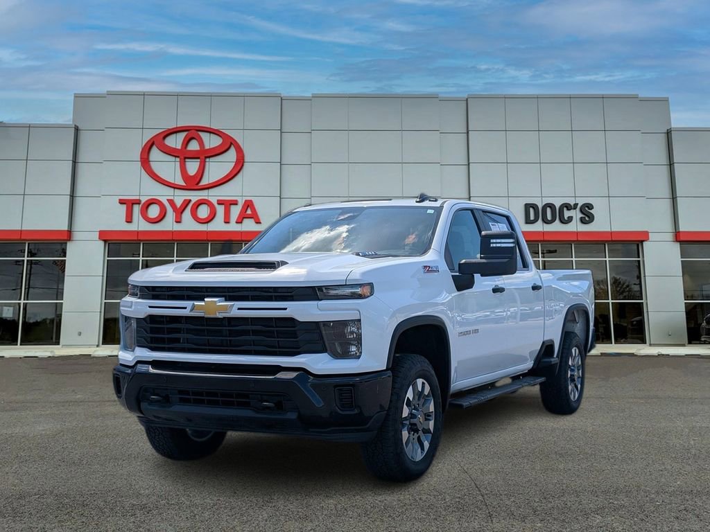Used 2025 Chevrolet Silverado 2500 Custom w/ Custom Value Package image 1