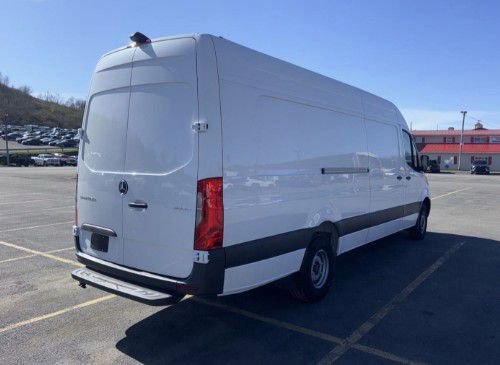 Used 2024 Mercedes-Benz Sprinter 3500 image 3