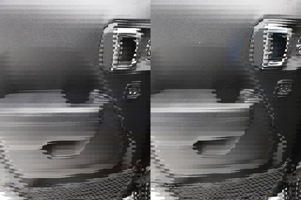 Used 2023 Jeep Wrangler Unlimited w/ Cold Weather Group image 15