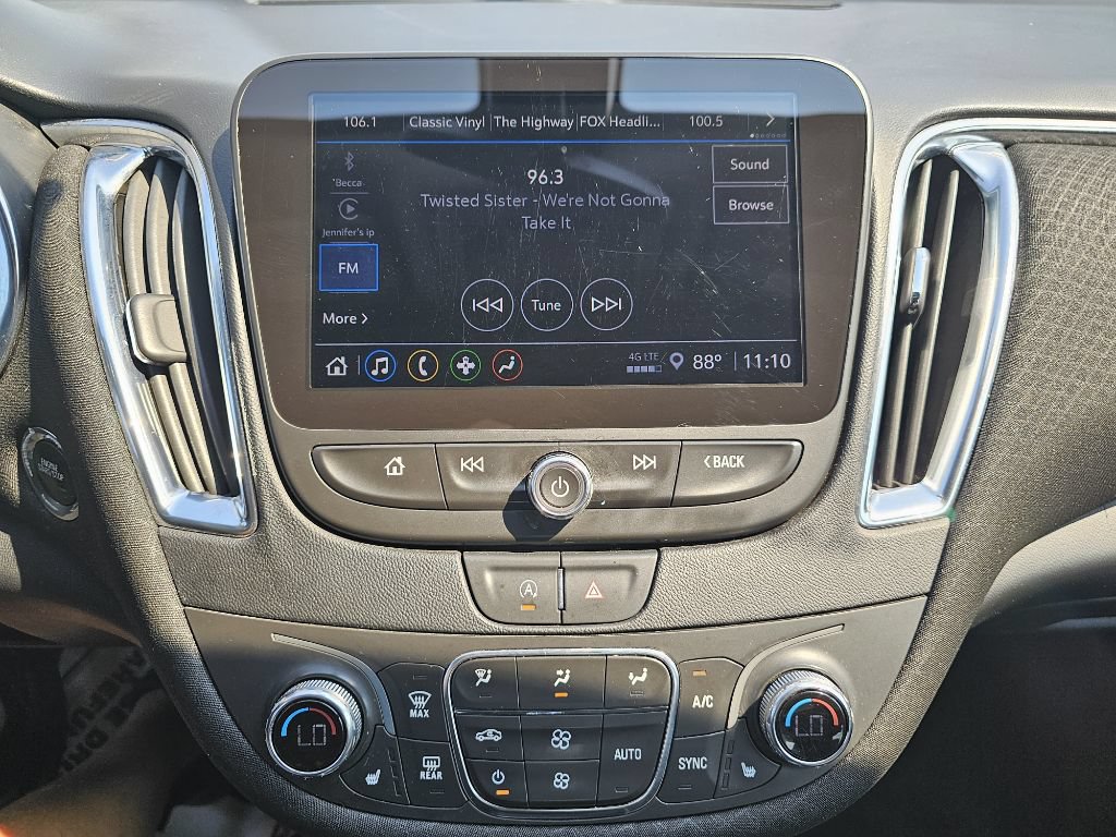 Used 2021 Chevrolet Malibu LT FWD image 18
