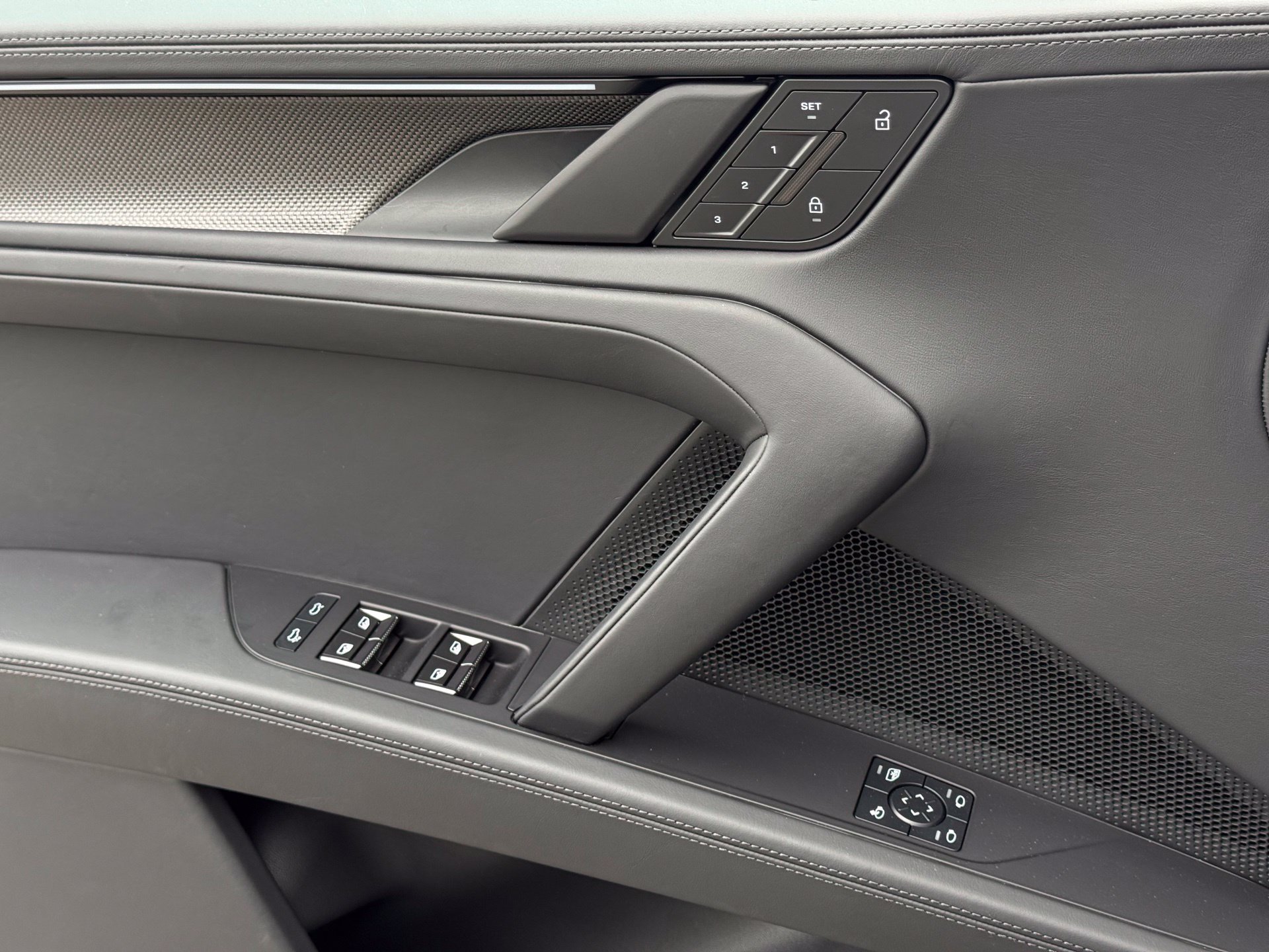 New 2026 Porsche Cayenne Turbo AWD/4WD image 30