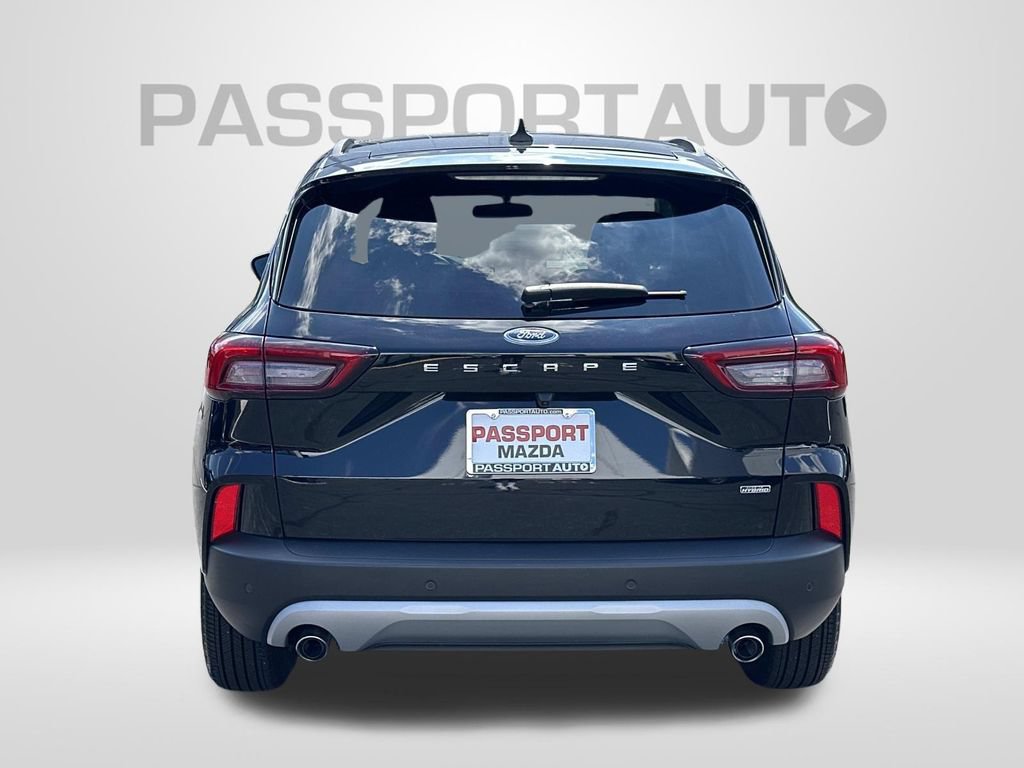 Used 2025 Ford Escape SE FWD image 3
