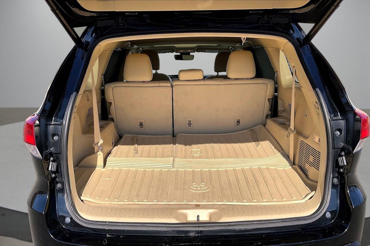 Used 2019 Toyota Highlander XLE image 27