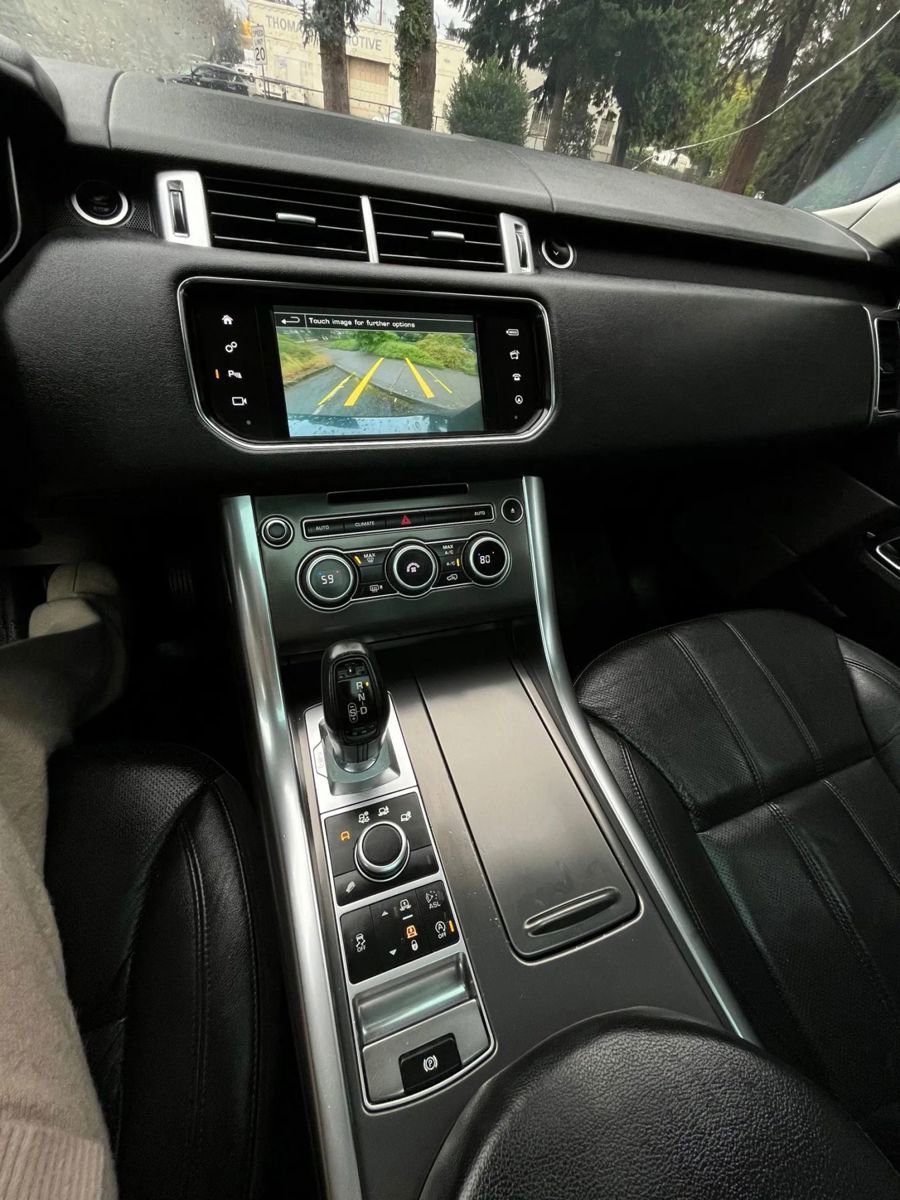 Used 2016 Land Rover Range Rover Sport SE image 17