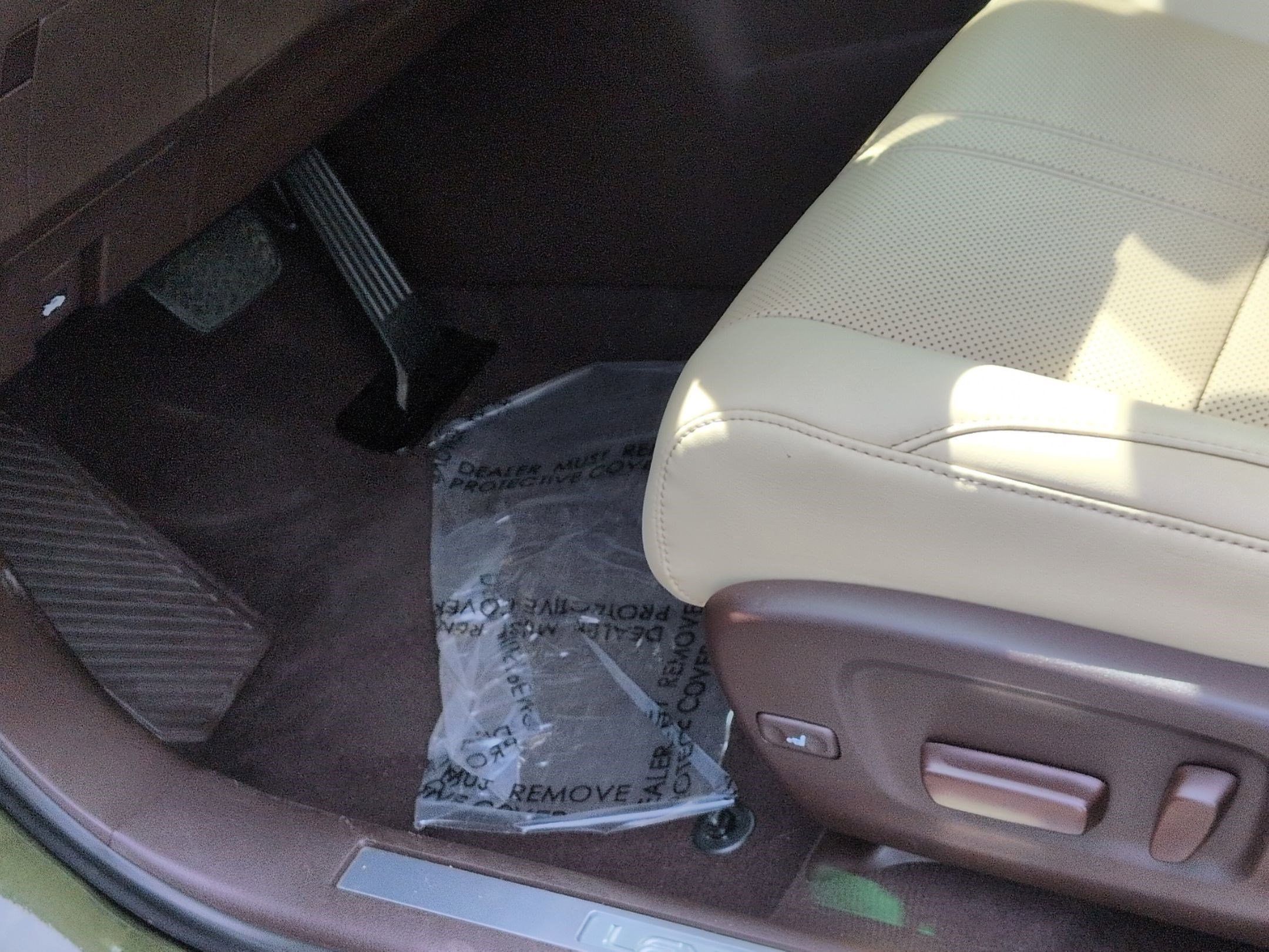 Used 2020 Lexus RX 450h AWD w/ Luxury Package image 17