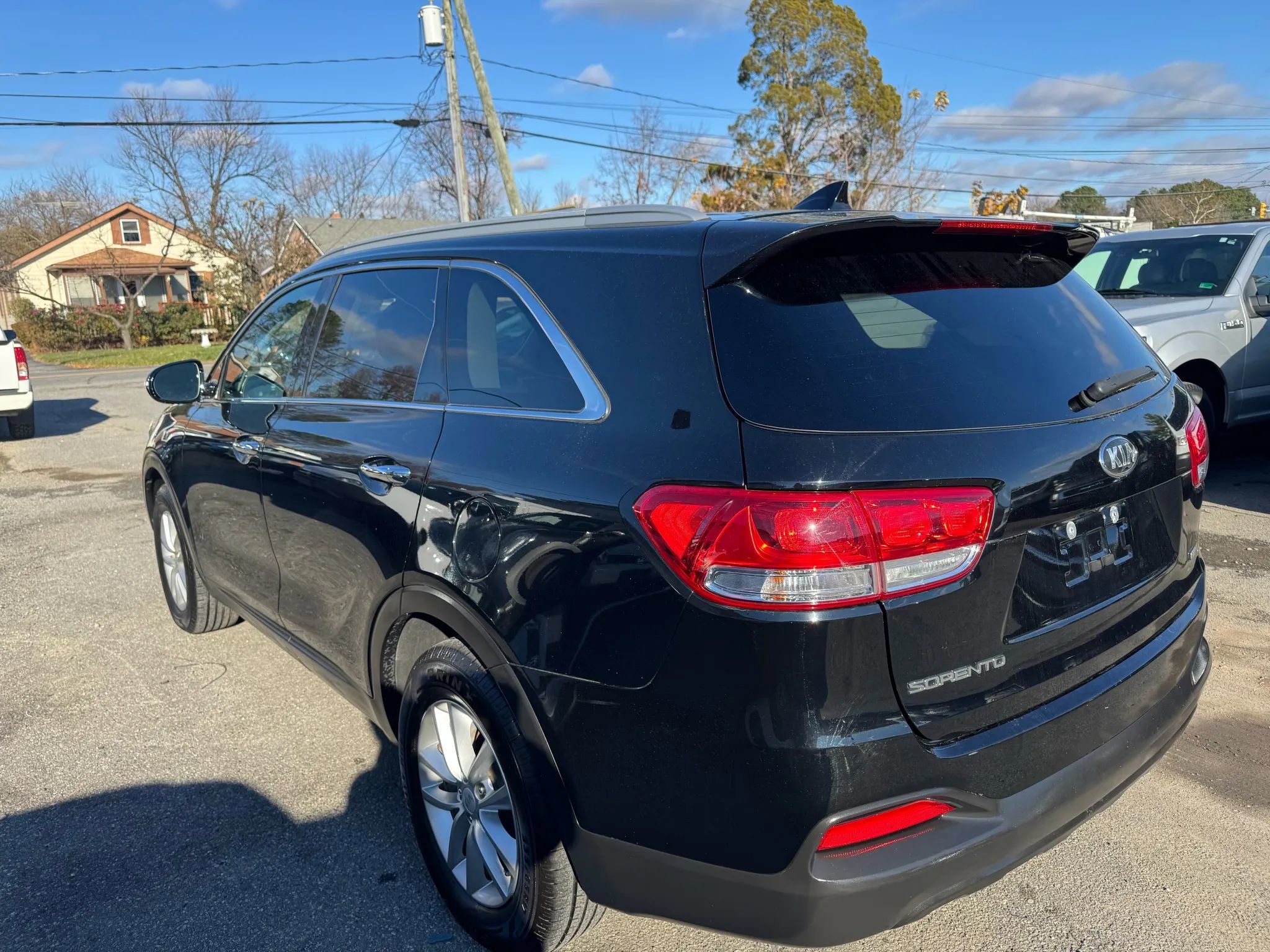 Used 2018 Kia Sorento LX Sport Utility 4D image 15