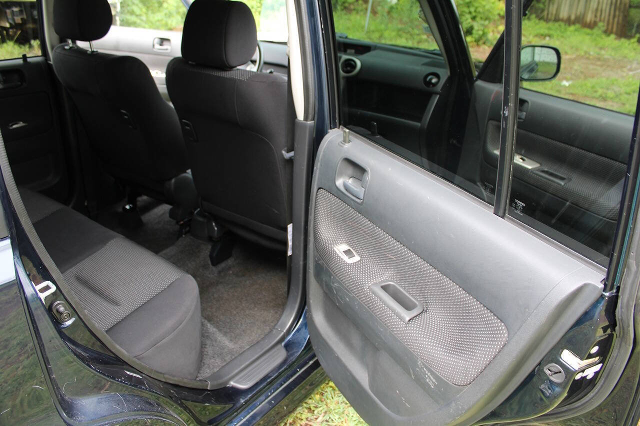 Used 2005 Scion xB FWD image 32