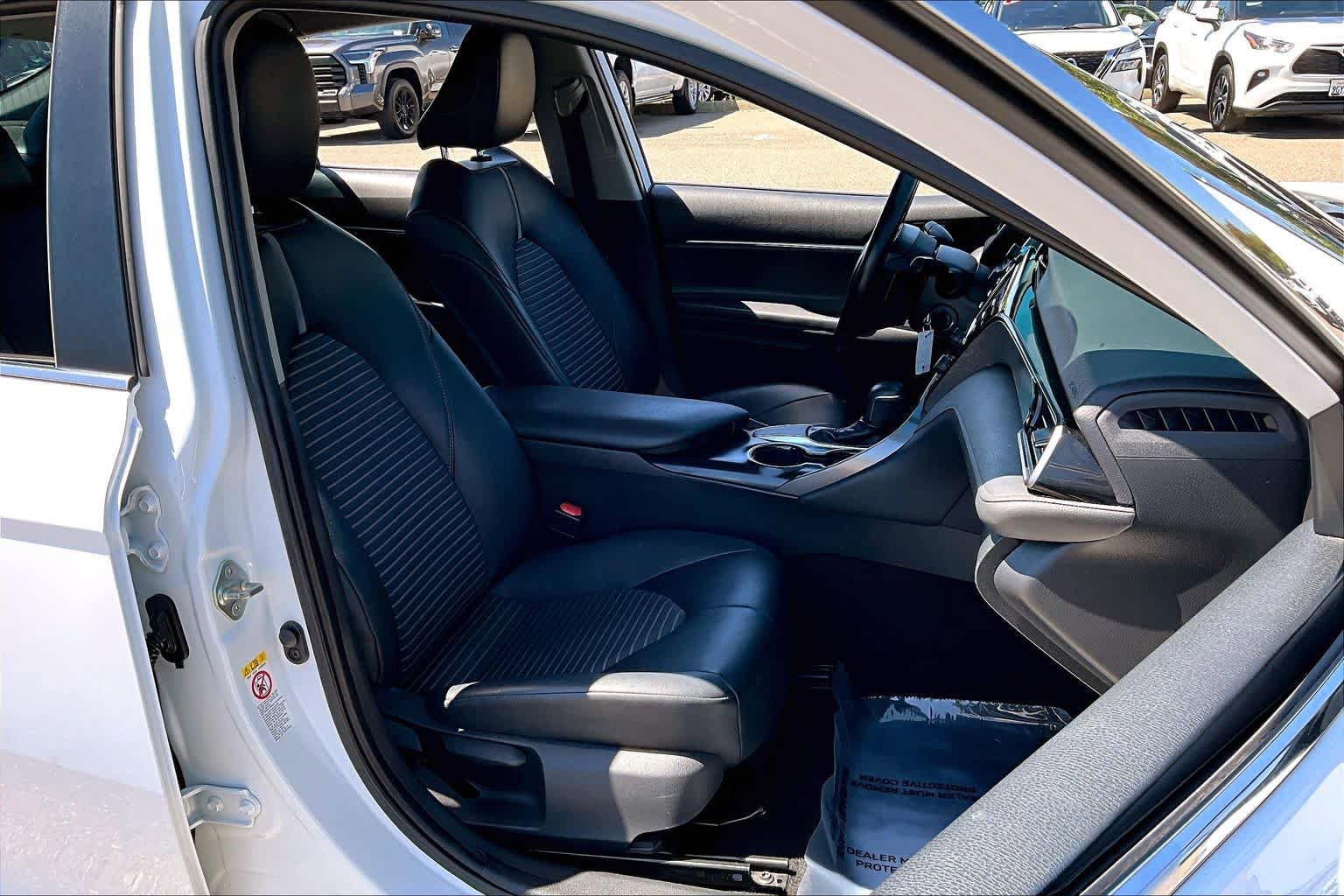 Certified 2019 Toyota Camry SE w/ Carpet Mat Package FWD image 8
