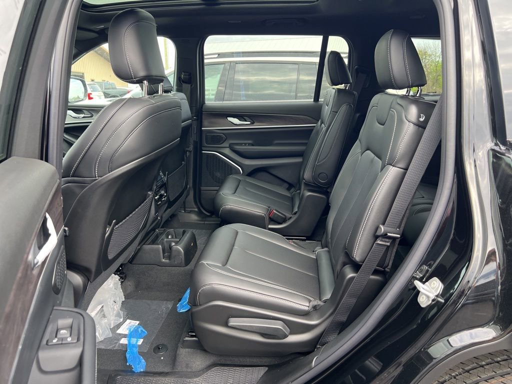 New 2026 Jeep Grand Cherokee L Limited image 9