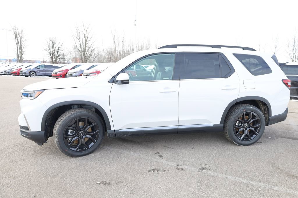 New 2025 Honda Pilot Touring image 8