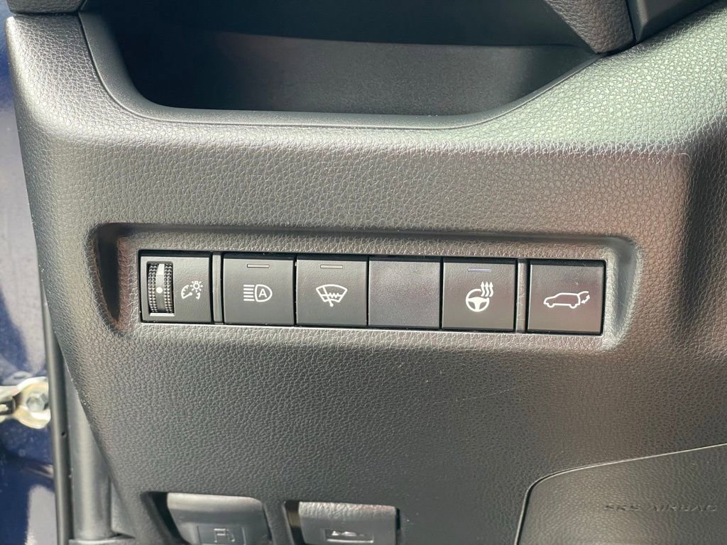 Used 2021 Toyota RAV4 XLE Premium AWD/4WD image 12