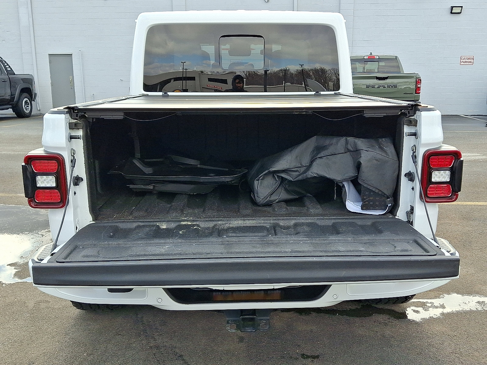 Certified 2022 Jeep Gladiator Overland AWD/4WD image 28