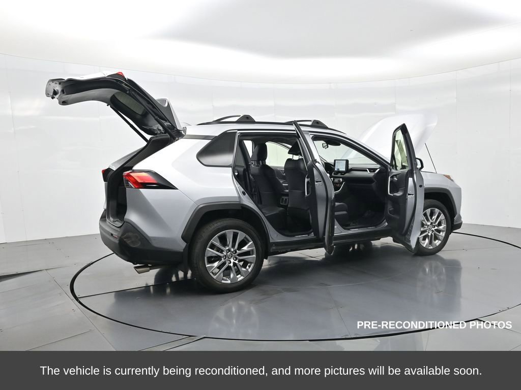 Used 2023 Toyota RAV4 XLE Premium image 39