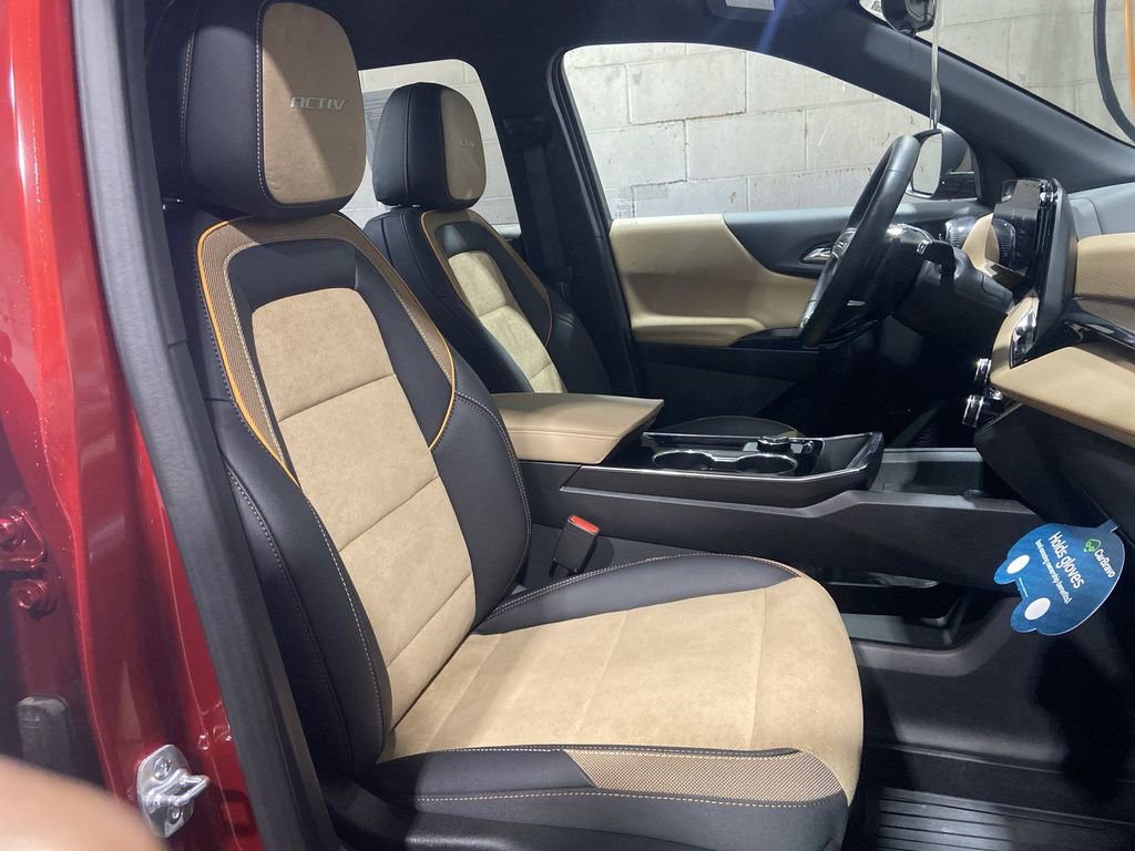 Used 2025 Chevrolet Equinox ACTIV w/ Safety and Technology Package image 27