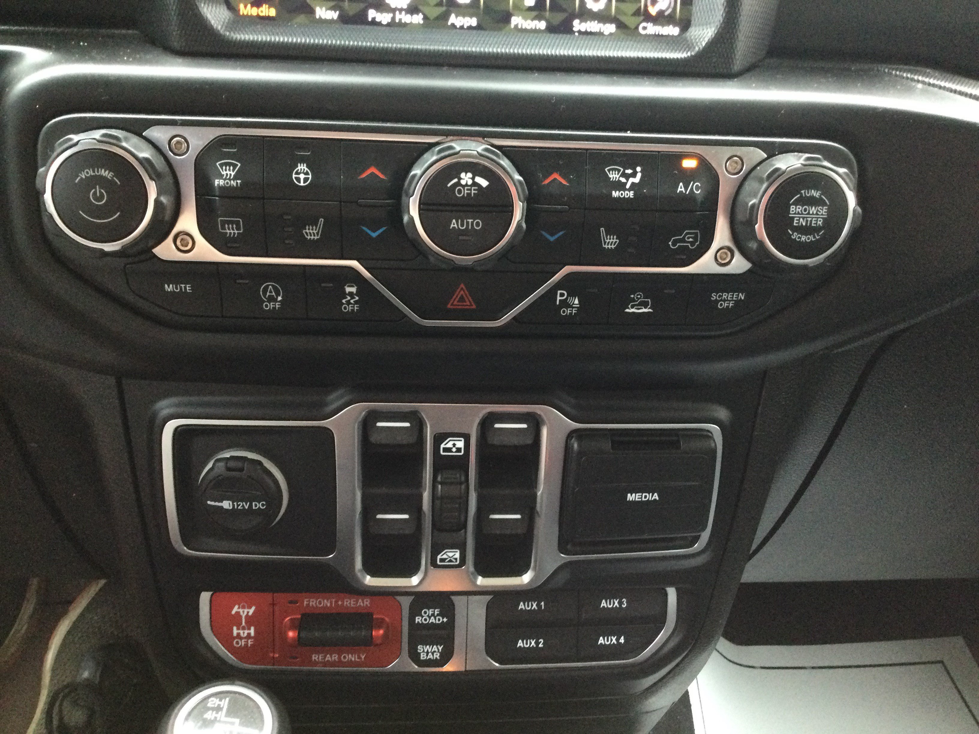 Used 2020 Jeep Gladiator Rubicon AWD/4WD image 12