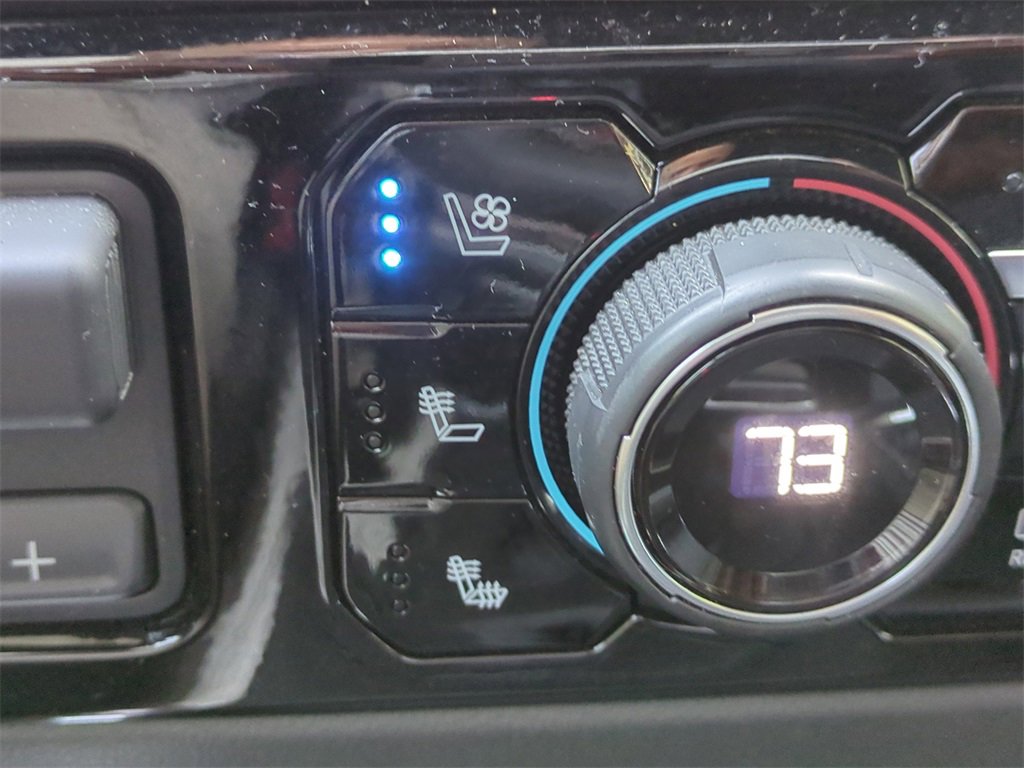 Used 2023 Chevrolet Silverado 1500 High Country w/ Technology Package image 24